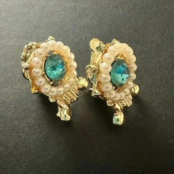 Vintage Turquoise Blue Aqua Initiation Pearls Clip On Fashion Jewelry Earrings - Picture 6 of 10